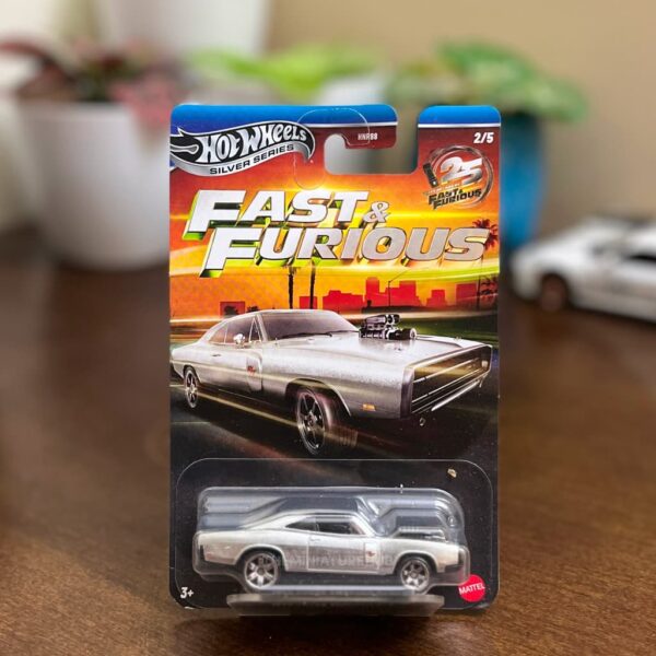 Hot Wheels Fast and Furious 1970 Dodge Charger R/T diecast Silver Series